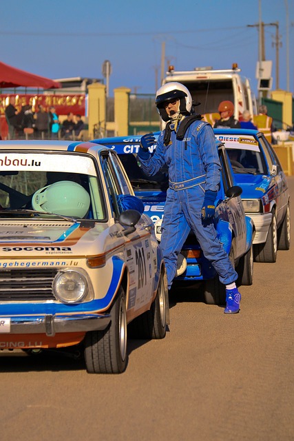 戴帽次日闪现诺曼底！大股东姆巴佩现身法乙卡昂，鼓励球队&球迷.