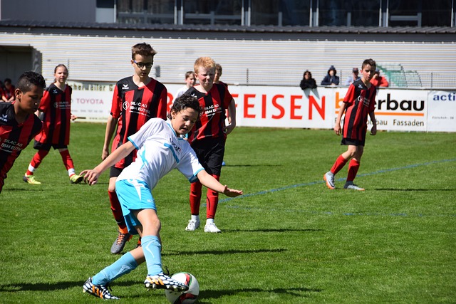 21／22賽季歐冠小組賽第6輪巴黎聖日耳曼4-1布魯日 姆巴佩兩射一傳梅西梅開二度.